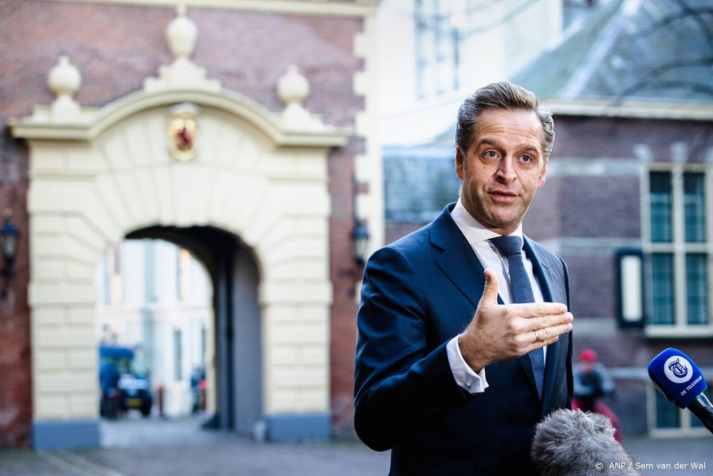 Minister De Jonge: vaccinatietempo omlaag door minder leveranties