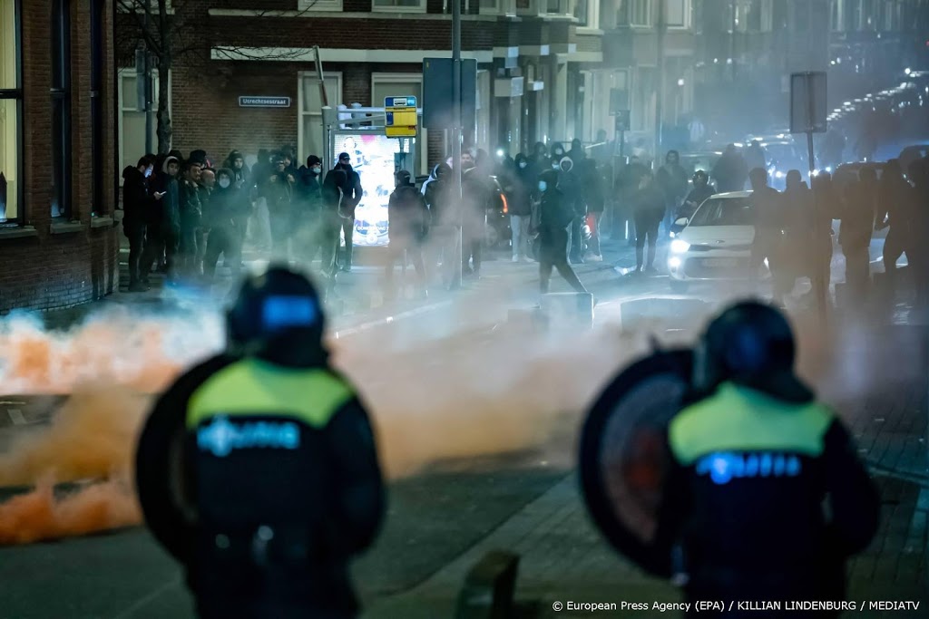 Voetbalsupporters tolereren geen vernielingen om avondklok