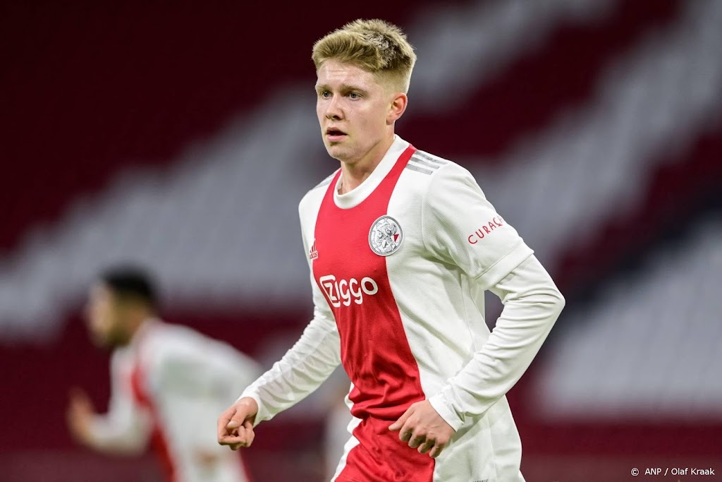 Ajax legt IJslander Hlynsson langer vast