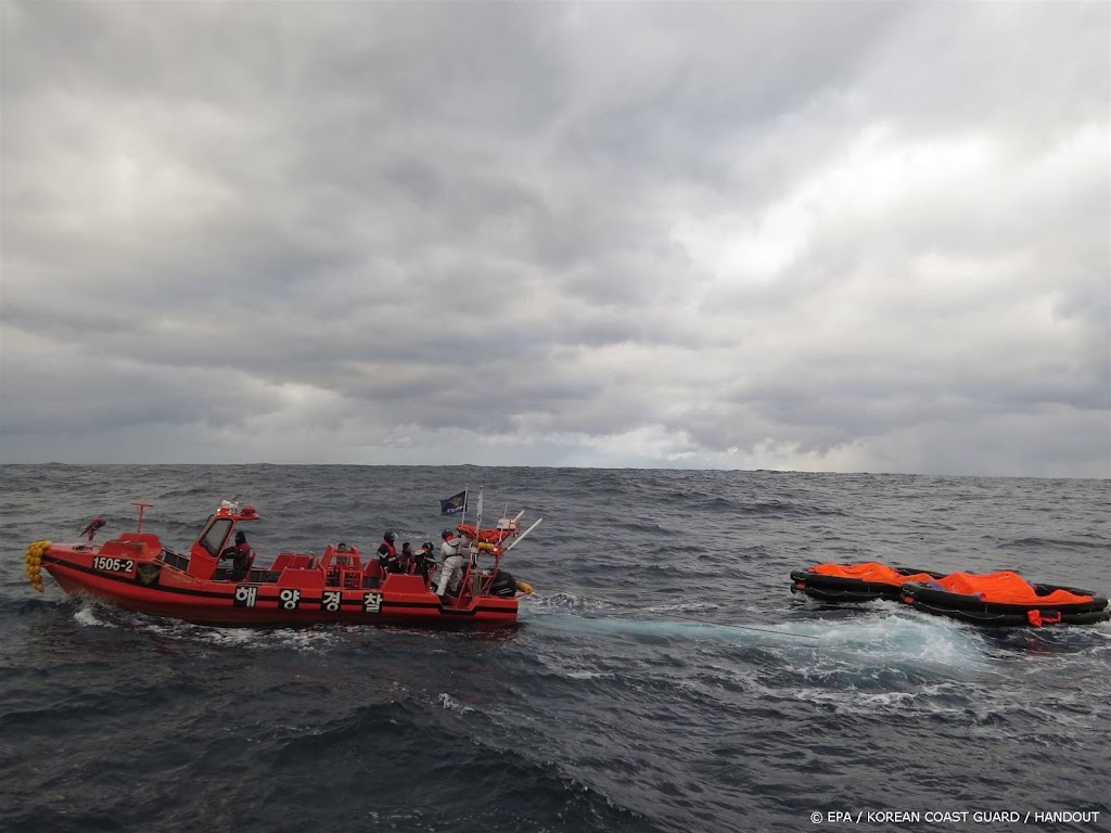 Doden en vermisten na zinken vrachtschip voor kust Japan