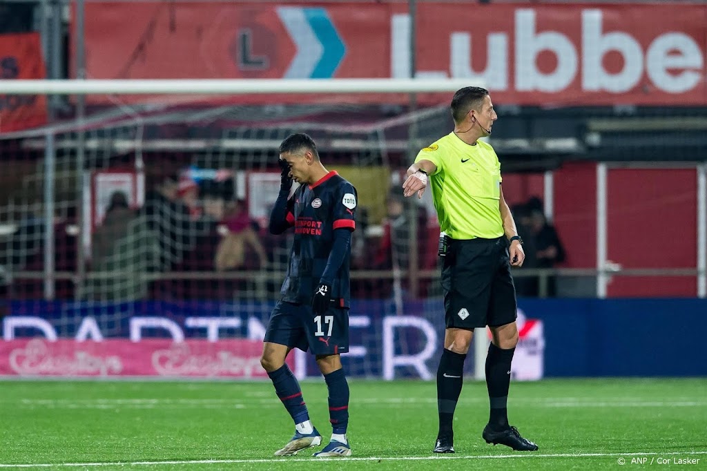 PSV'er Mauro Júnior twee duels aan de kant na rood tegen Emmen