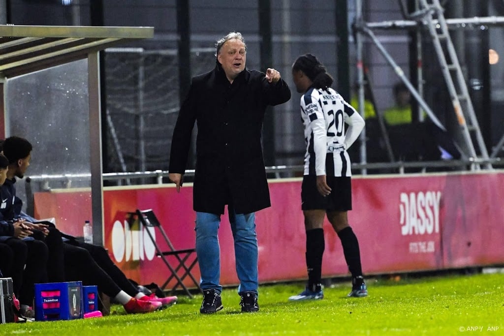 Bekerduel tussen Hercules en Cambuur stilgelegd na 'vreugdebier' 