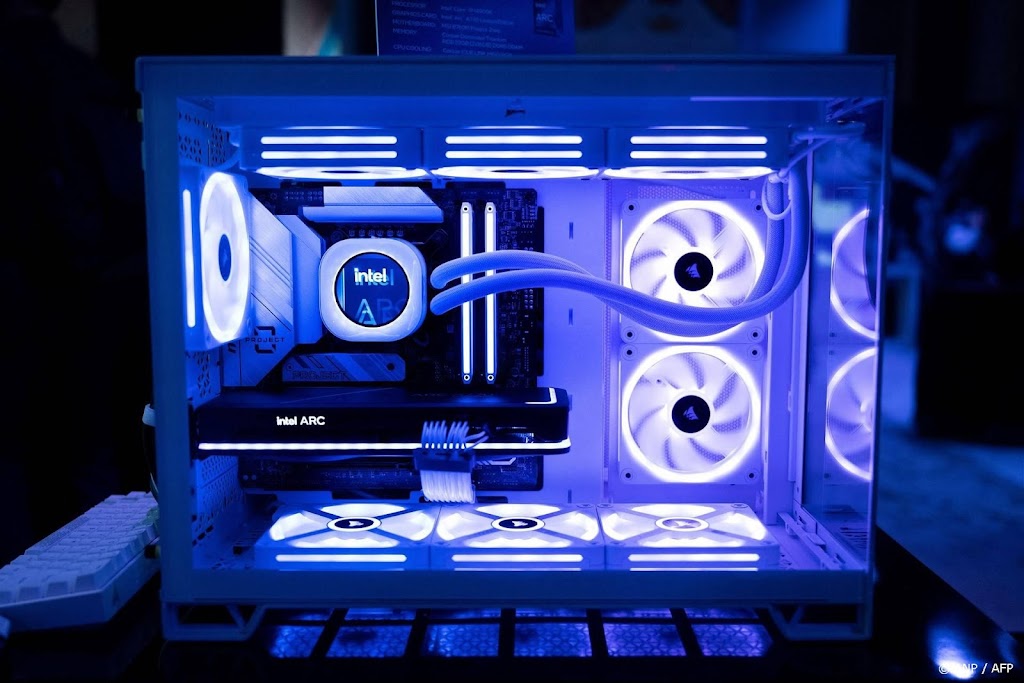 Intel ziet omzet stijgen dankzij verkoop computerchips