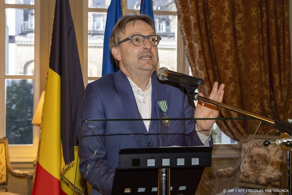 Vlaamse auteur Bart Van Loo wint Gouden Ganzenveer 2025