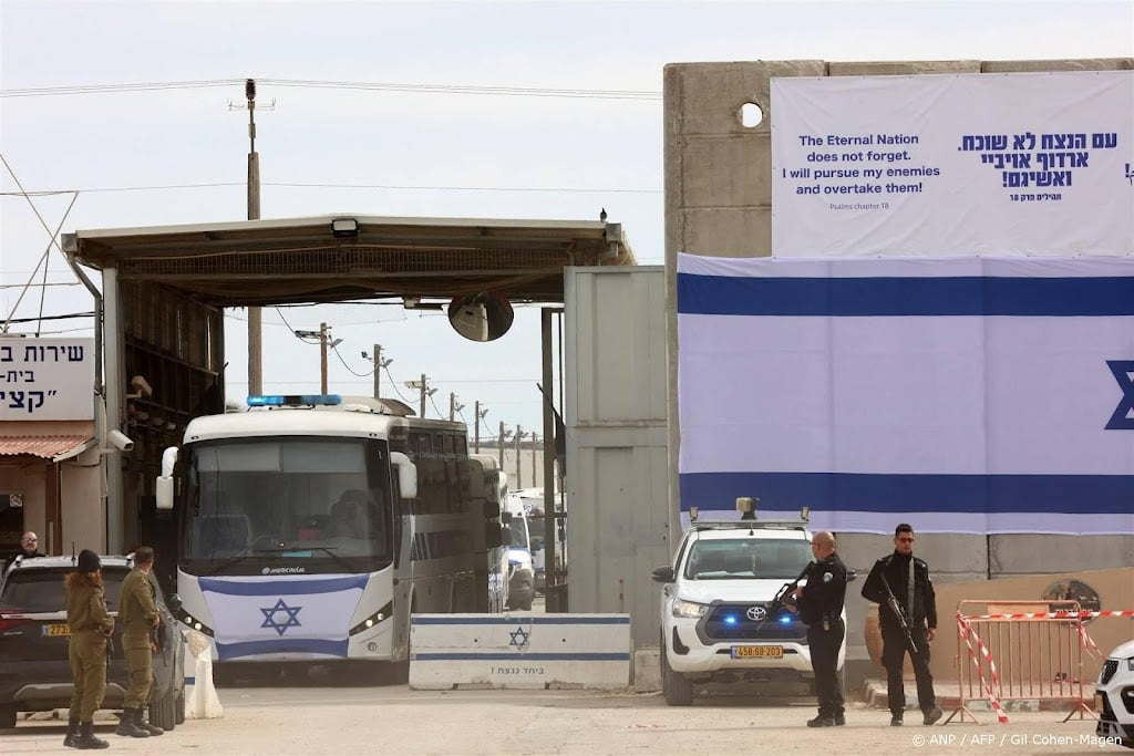 AFP: bussen met Palestijnen verlaten Israëlische gevangenissen