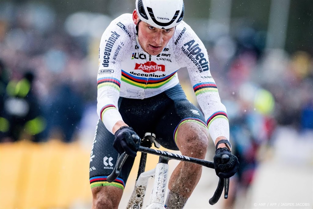 Van der Poel zet zegereeks na vier weken weer voort