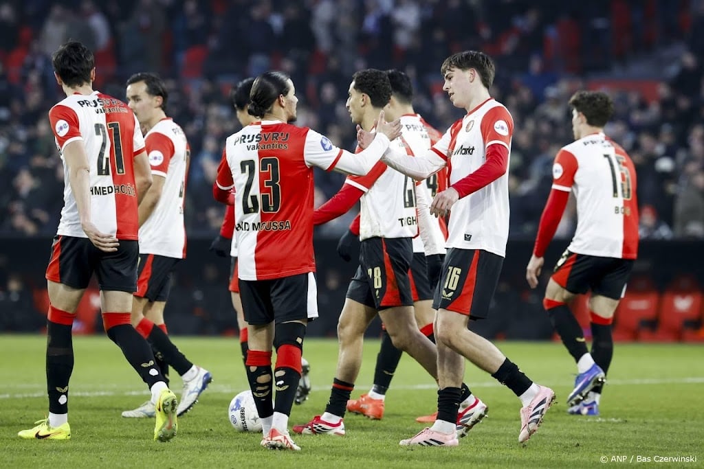 Feyenoord wint met nieuweling Deijl wel van Heracles Almelo