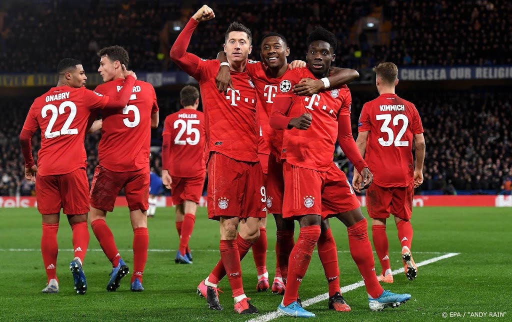Bayern laat Chelsea kansloos (0-3) en heeft kwartfinale in zicht