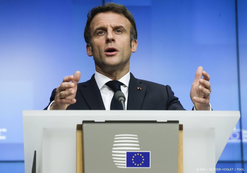 Macron: Poetin was dubbelhartig aan de telefoon