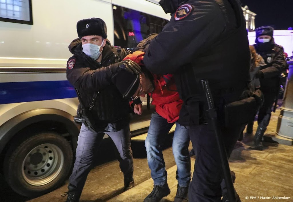 Bijna 1800 arrestaties in 58 Russische steden