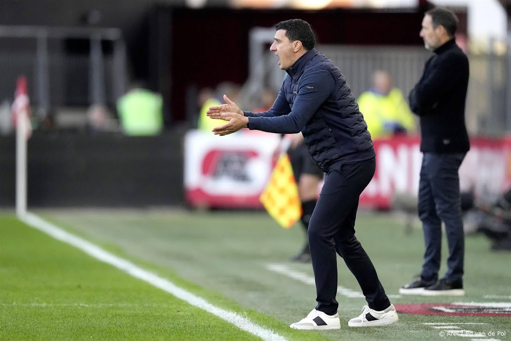 Trainer Martens kan weer naar boven kijken met AZ