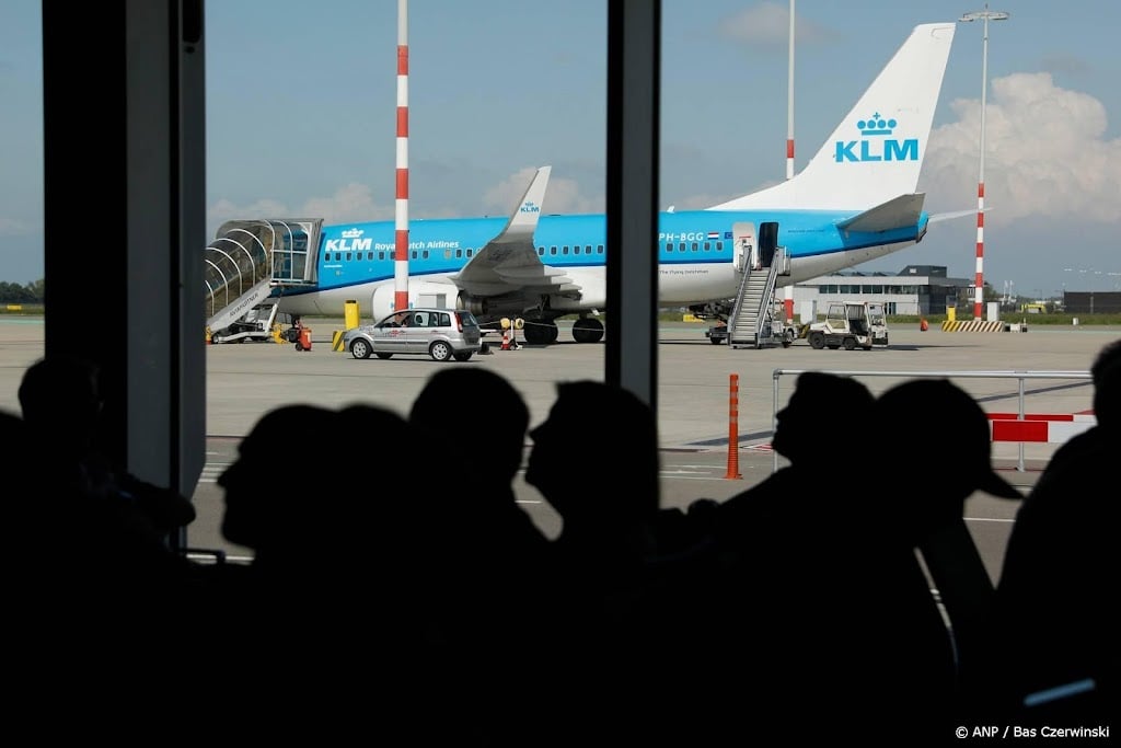OVV en LVNL onderzoeken botsing tussen KLM-toestellen op Schiphol