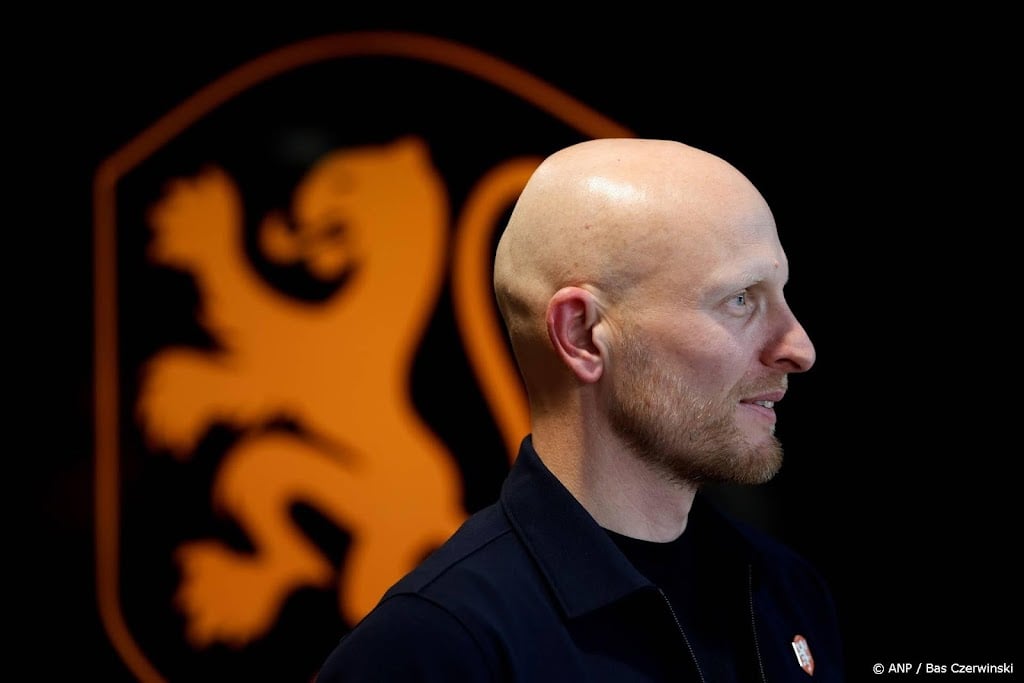 Veurink blij met langere interlandperiodes voor voetbalsters