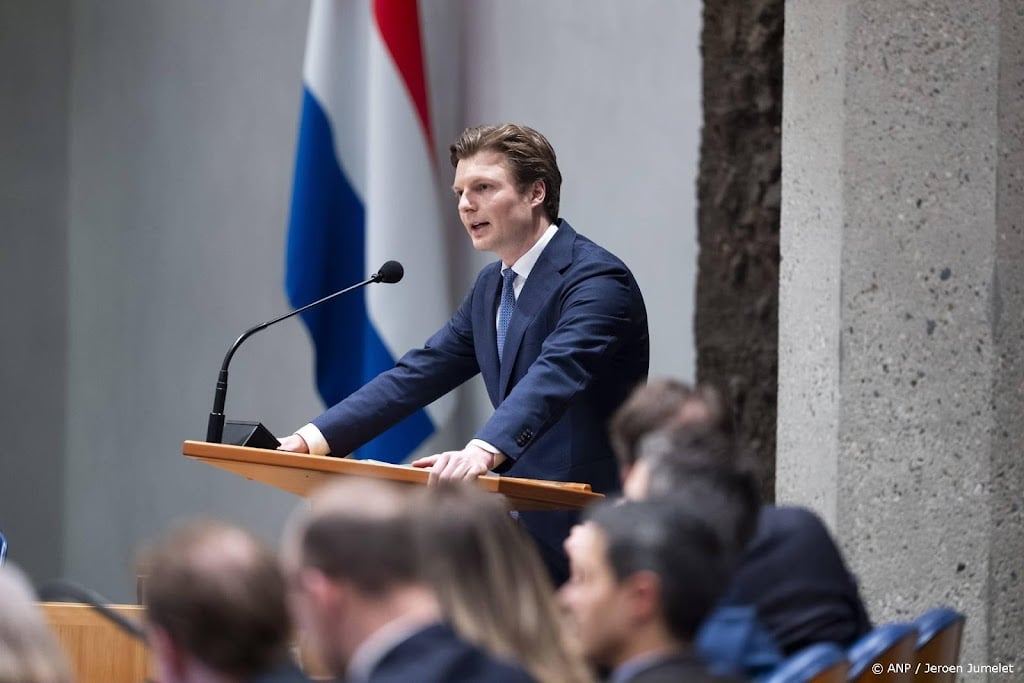 Oppositie verwijt VVD dat middenklasse opdraait voor kosten