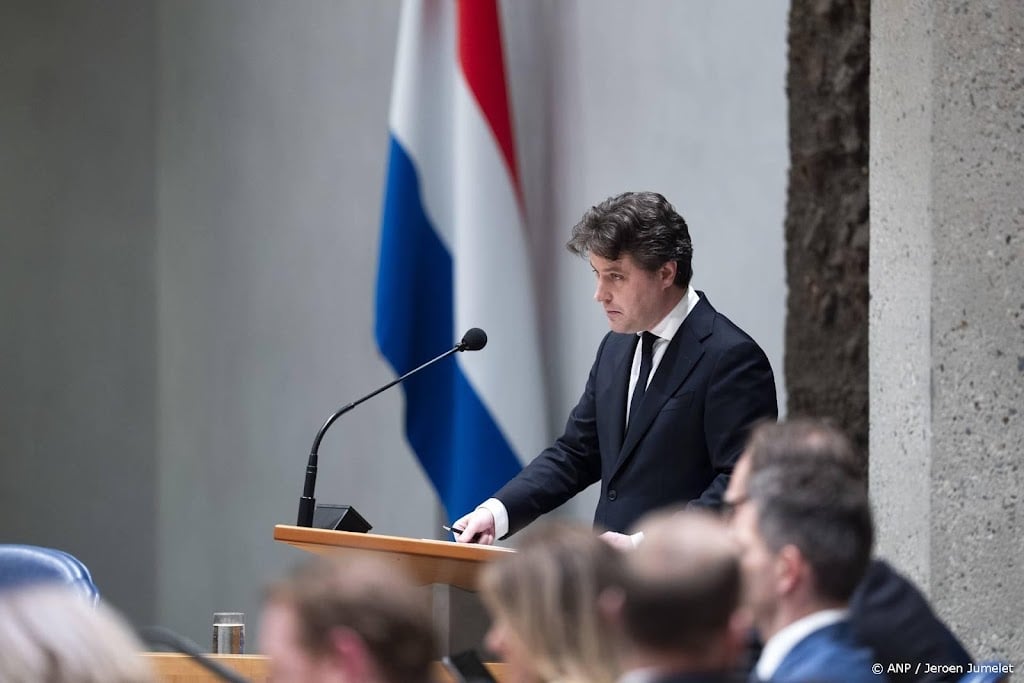 Bontenbal verwacht dat vakbonden over AOW-leeftijd komen praten