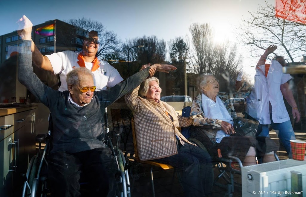 Verbod op bezoek raakt 115.000 bewoners verpleeghuizen