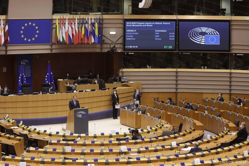 EU-parlement stemt voor snelle behandeling 'vaccinatiepas'