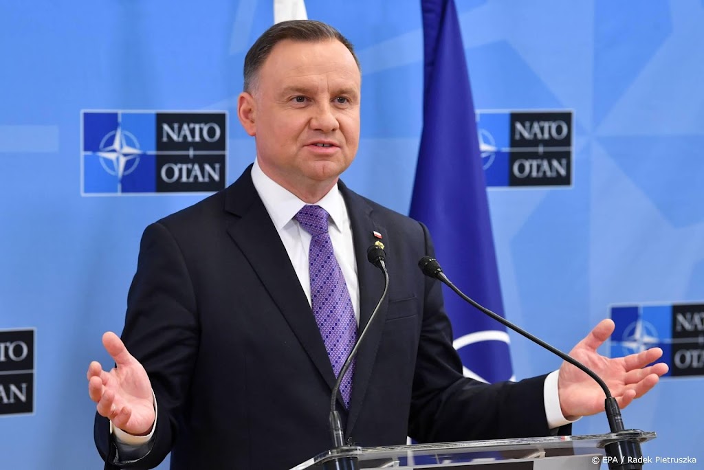 Vliegtuig met Poolse president Duda aan boord maakt noodlanding 