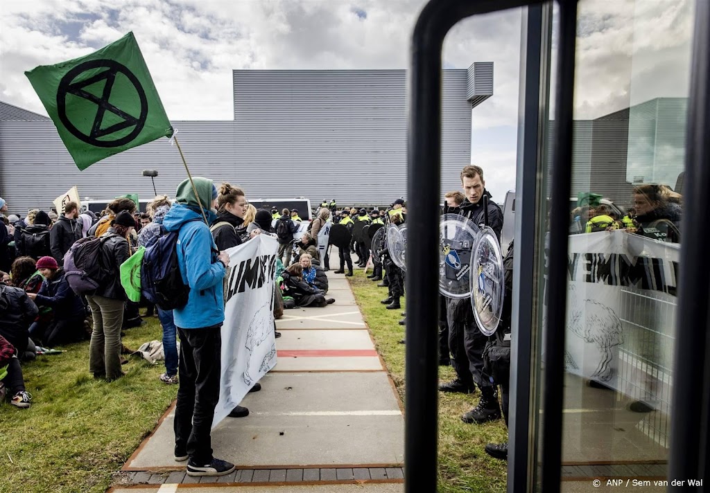 Marechaussee: situatie Eindhoven Airport onder controle