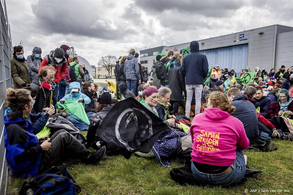 XR: mogen niet weg van terrein Eindhoven Airport om onderzoek
