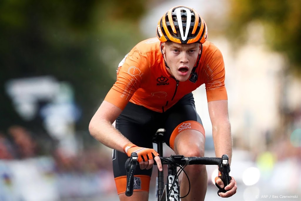 Wielrenner Leijnse wint vierde etappe Olympia's Tour na solo