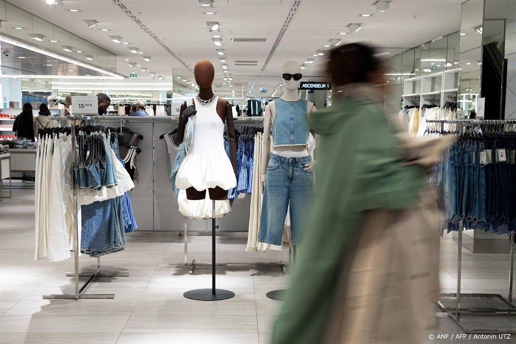 EU-burgers kopen meer kleding dan ooit, belasting voor klimaat