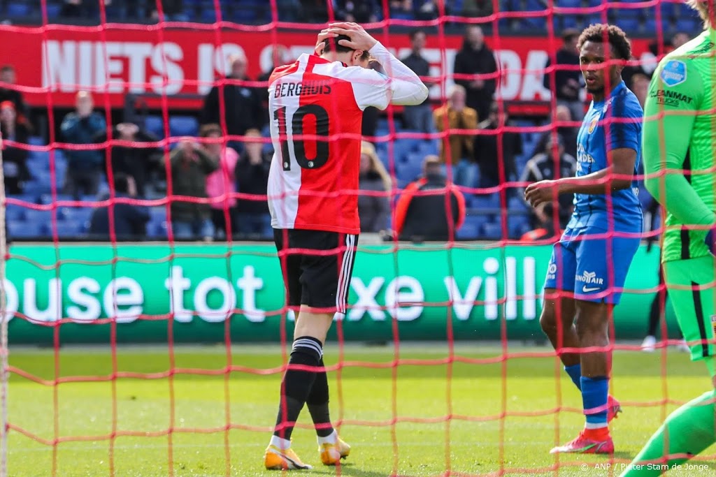 Feyenoord-aanvoerder Berghuis wacht schorsing na rode kaart
