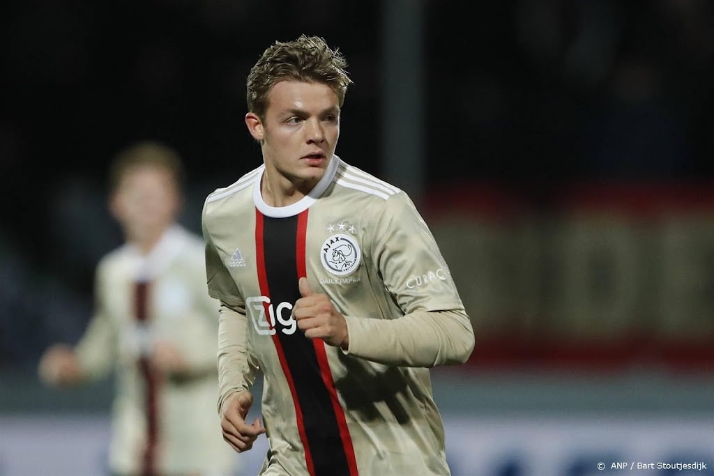 Rasmussen verlengt contract bij Ajax tot medio 2027