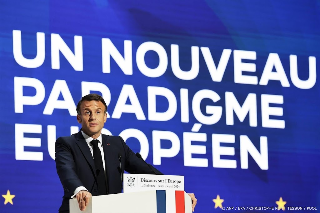 Macron ziet 'sterfelijk Europa' met zorg aan