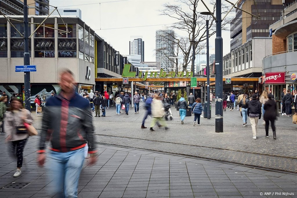 Rotterdam wil halt aan toename overlastgevende buitenslapers