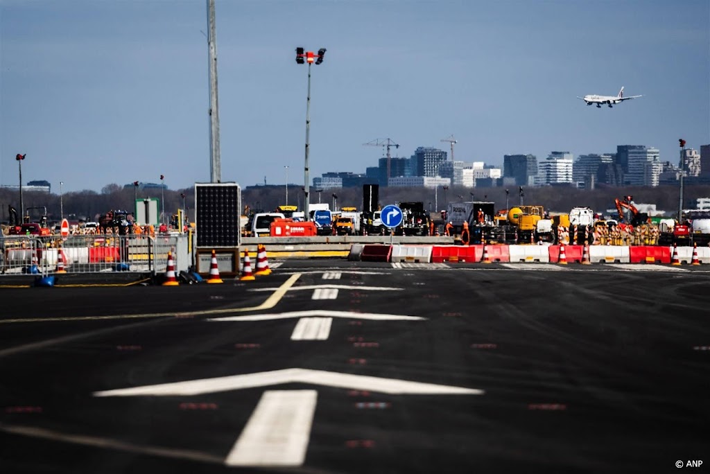 Kaagbaan op Schiphol weer open na wekenlang onderhoud