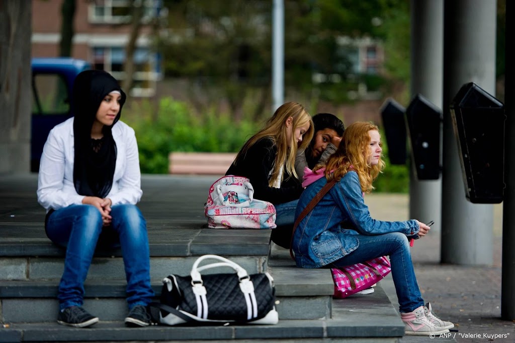 'Een derde middelbare scholen schaft zittenblijven af'