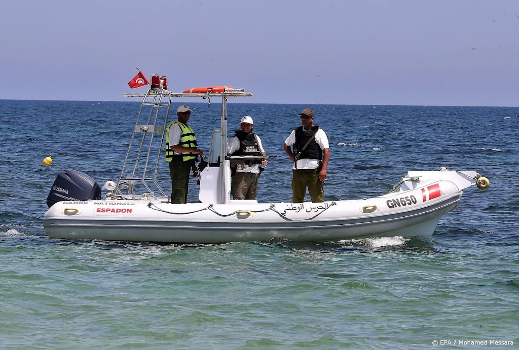 Tientallen migranten vermist na zinken boot bij Tunesië