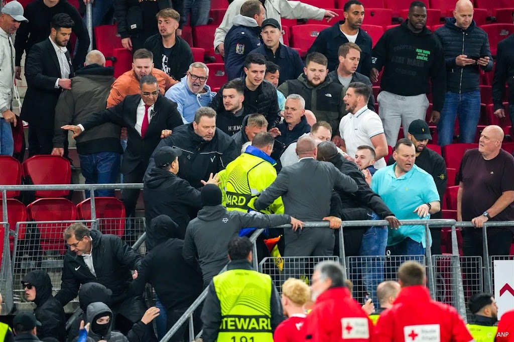 Nog eens drie rellende AZ-supporters aangehouden