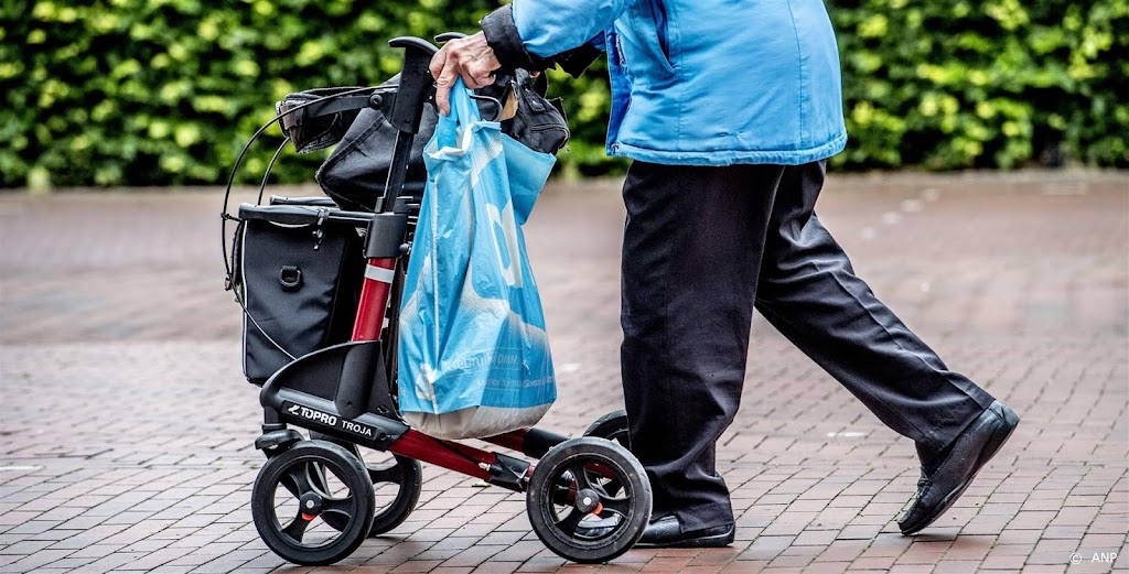 Vakbonden willen 15 procent meer loon voor werknemers ouderenzorg