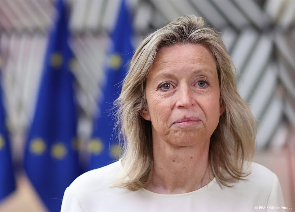 Ollongren wil in zomer F-16-trainingen Oekraïeners starten