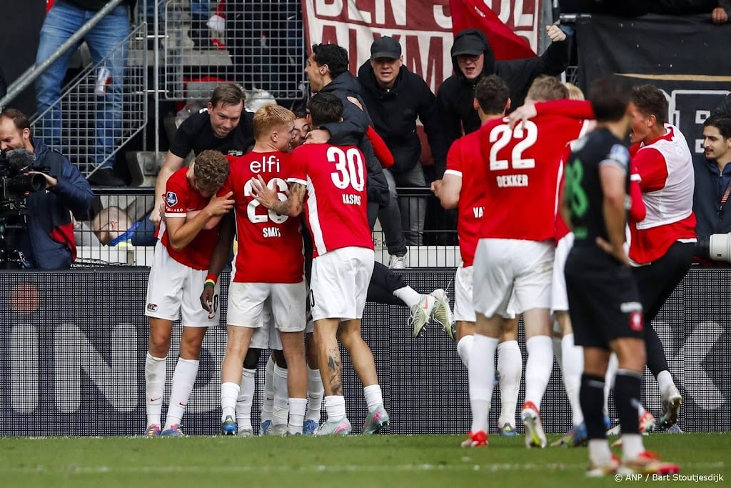 AZ verslaat FC Twente en pakt laatste Europees ticket 