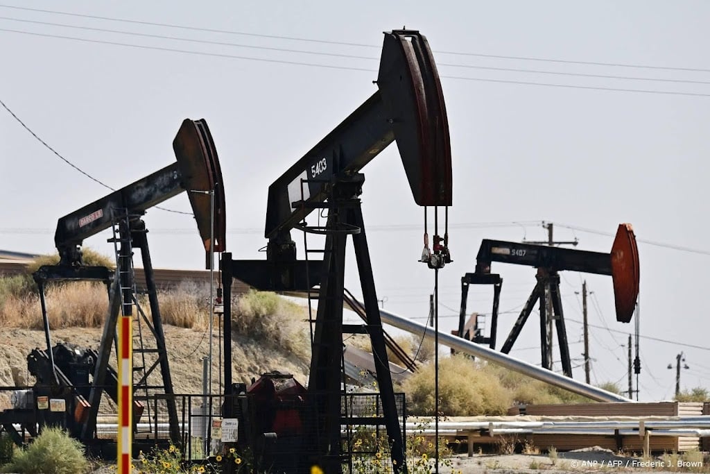 Olieprijzen dalen met meer dan 5 procent door hoop op Irandeal