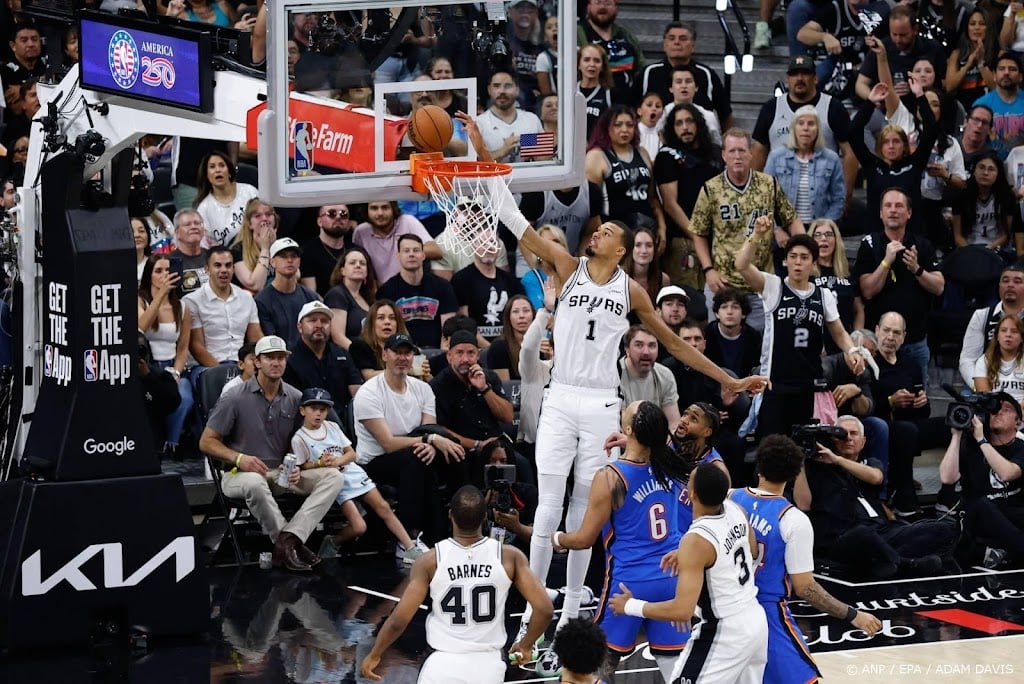 Basketballer Wembanyama brengt Spurs langszij in play-offs NBA 