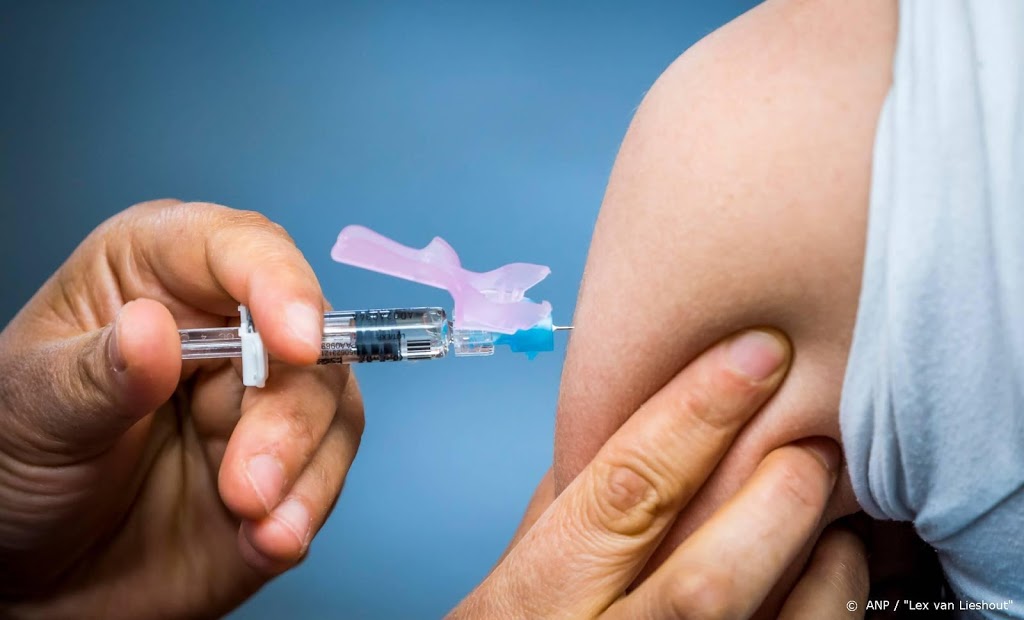 GGD: bij genoeg coronavaccins iedereen in paar weken inenten