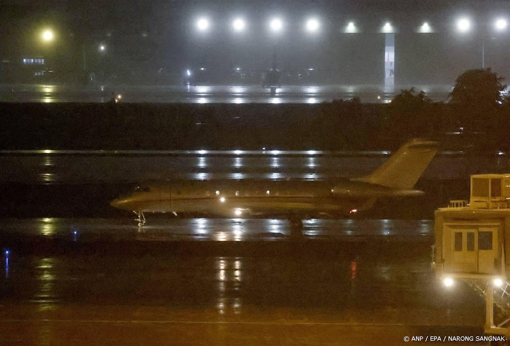 Vlucht met Assange uit Bangkok vertrokken