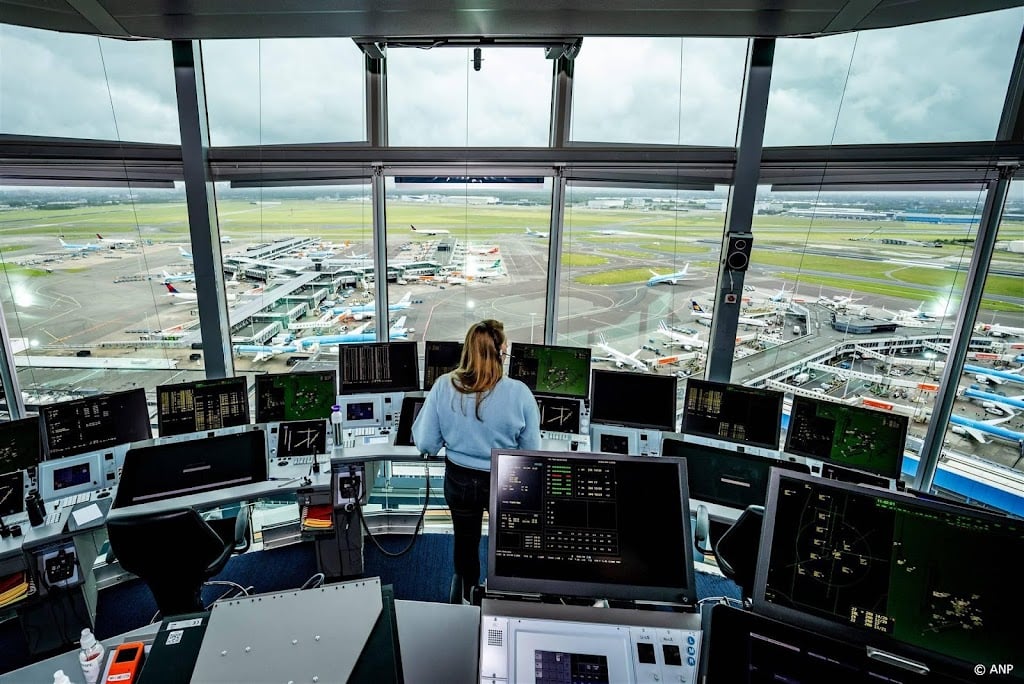 Amsterdam verscherpt inzet: maximaal 400.000 vluchten op Schiphol