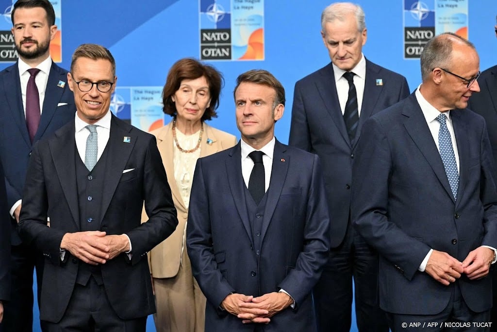 Macron na top: handelsoorlog tussen NAVO-leden is zinloos