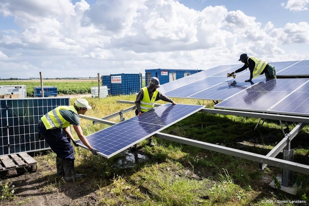 Zonneparken breiden fors uit, vooral door grote projecten