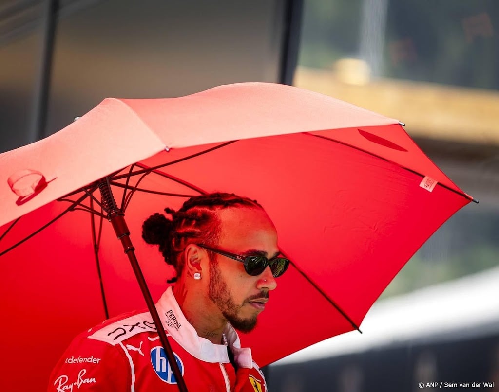 Hamilton onthult 'pijnlijke' nekblessure in begintijd bij Ferrari