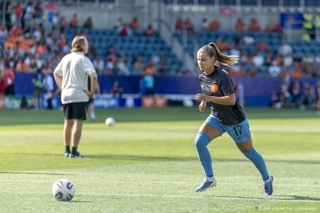 Oranje-international Pelova maakt overstap naar Tottenham Hotspur