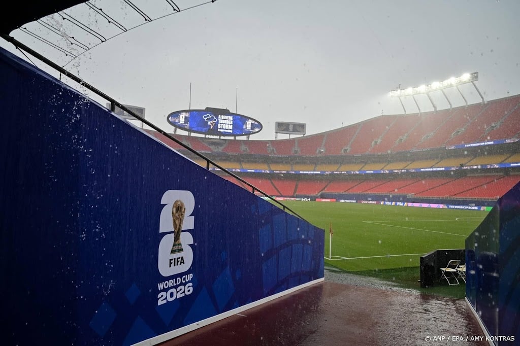 Onweer in Kansas 2,5 uur voor duel Oranje, fans niet in stadion  