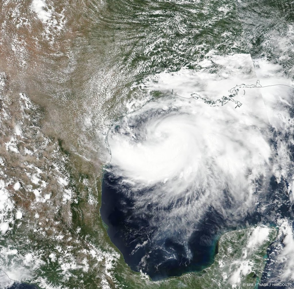 Orkaan Hanna stormt af op door corona geplaagd Texas
