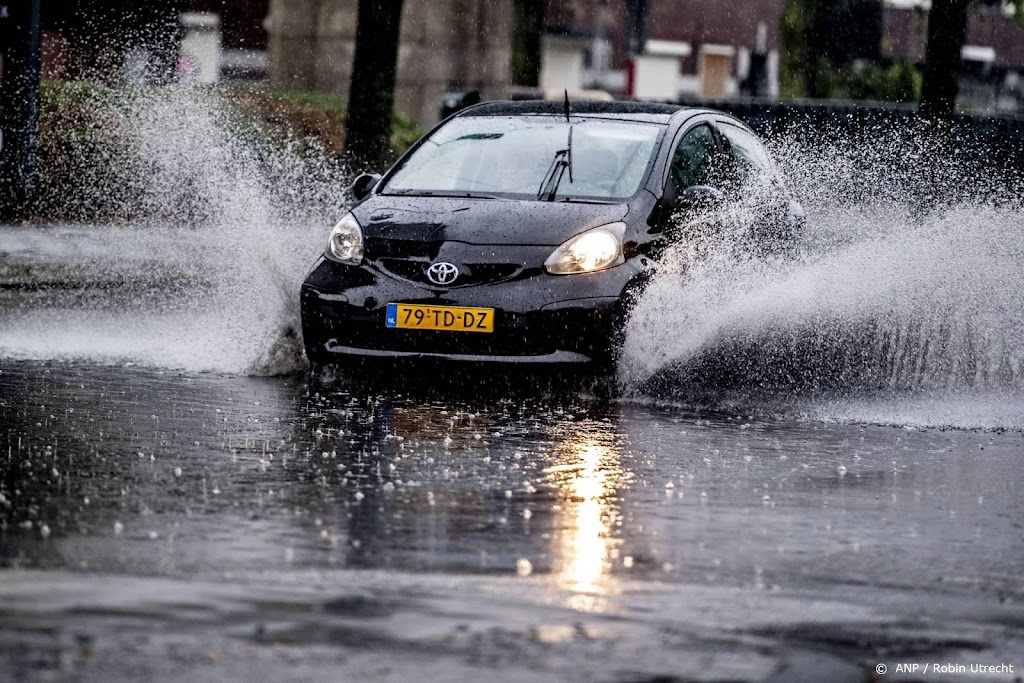 Wateroverlast door stortbuien in noordoosten Friesland