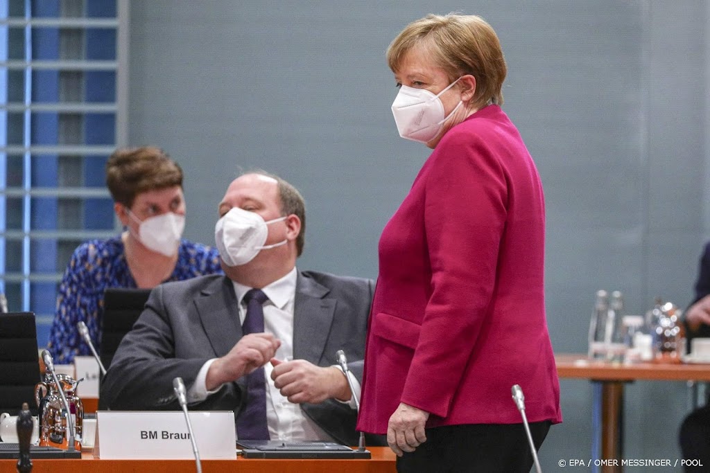 Kabinetschef Merkel ziet nog meer beperkingen niet-gevaccineerden